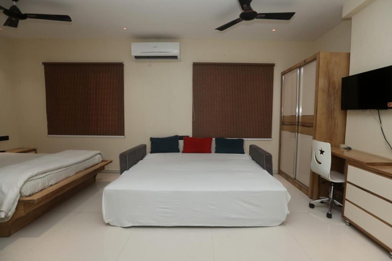 Stay10 Luxury Service Apartment Индаур Экстерьер фото